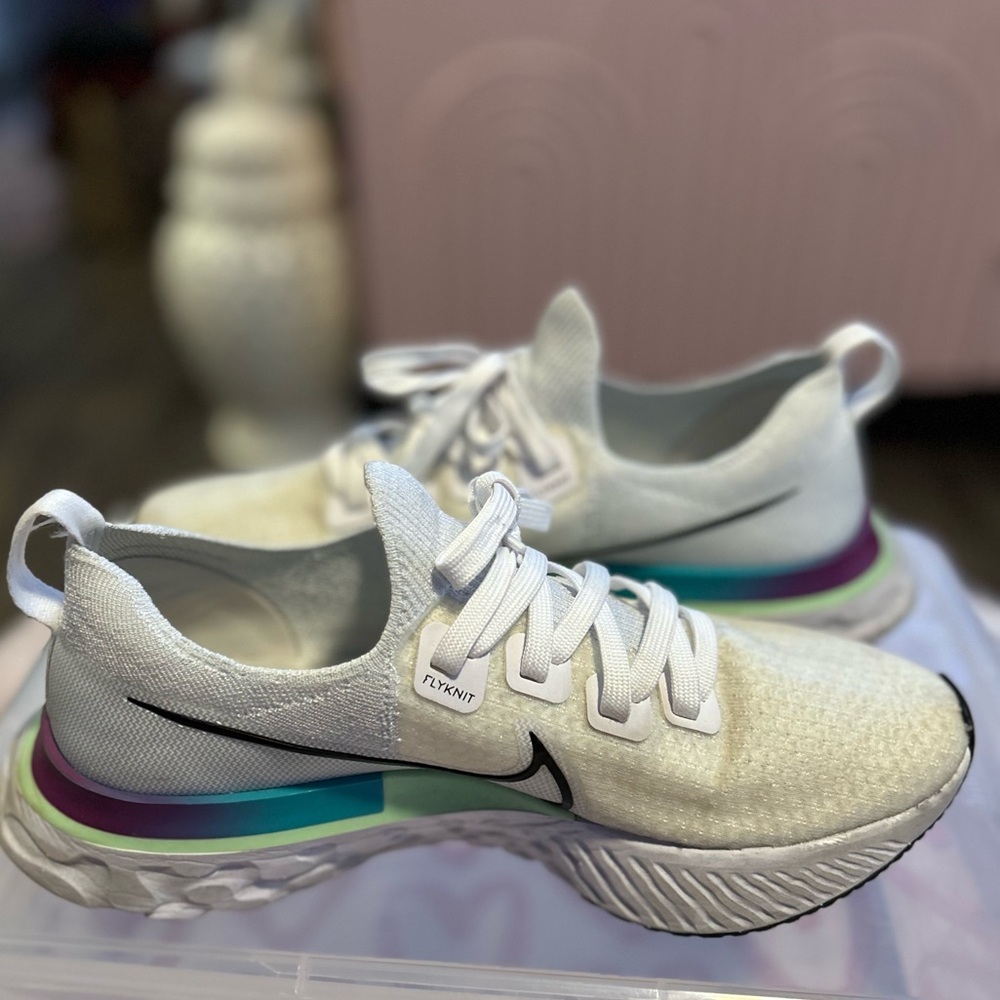 Nike Free Run Flyknit Sneakers